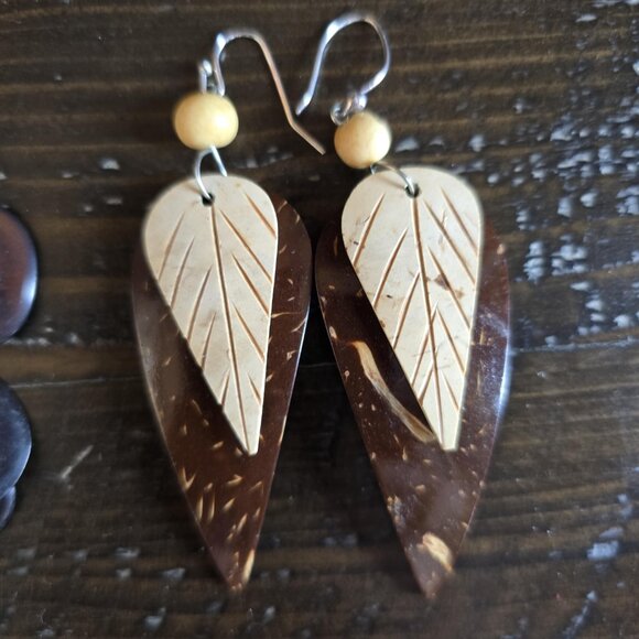 Vintage Lot of 2 Pairs Wood Dangle Earrings Boho Earthy Artsy Retro MCM Brown - Picture 2 of 7
